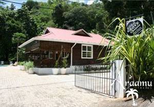 Seychelles-szigetek - Kokogrove Chalets Hotel