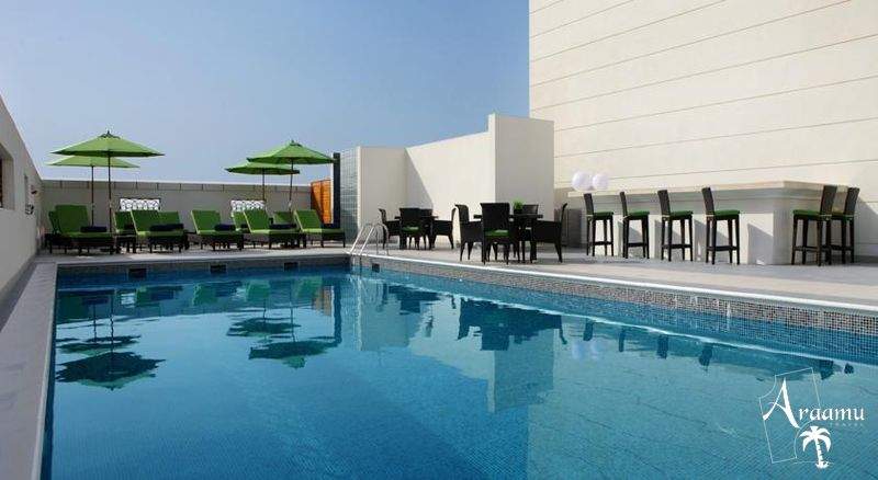 Dubai, Cosmopolitan Hotel****