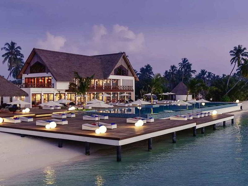 Maldív-szigetek, Mercure Maldives Kooddoo Resort****