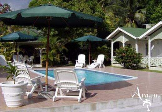 Seychelle-szigetek, La Rousette Hotel***