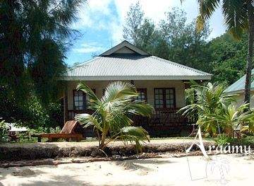 Seychelle-szigetek, Iles des Palmes***+