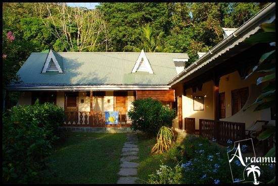 Seychelle-szigetek, Bernique Guesthouse**