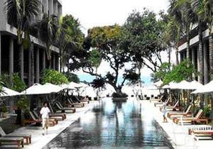The Oasis Beach Resort & Spa ***+